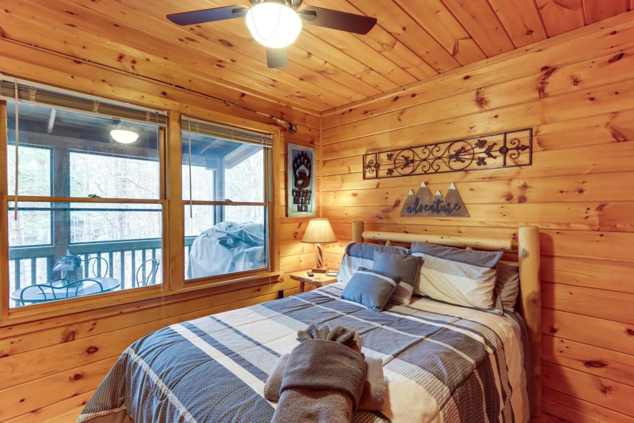 Blue Ridge Cozy Cabin In The Woods With Hot Tub! Exterior photo